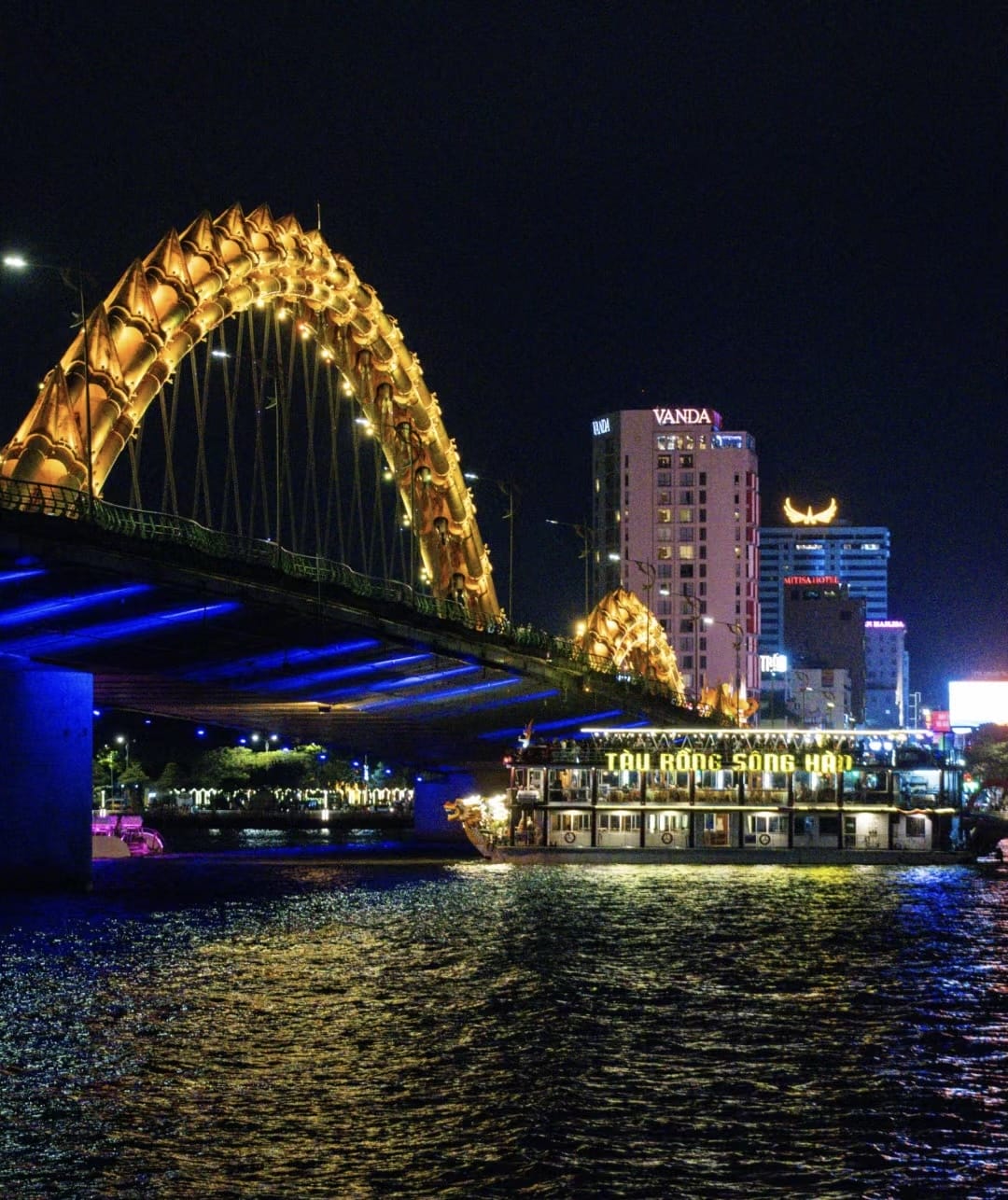 #🇻🇳越南 峴港(會安古城燈籠小船+龍橋噴火表演) #🇻🇳越南 峴港(會安古城燈籠小船+龍橋噴火表演)