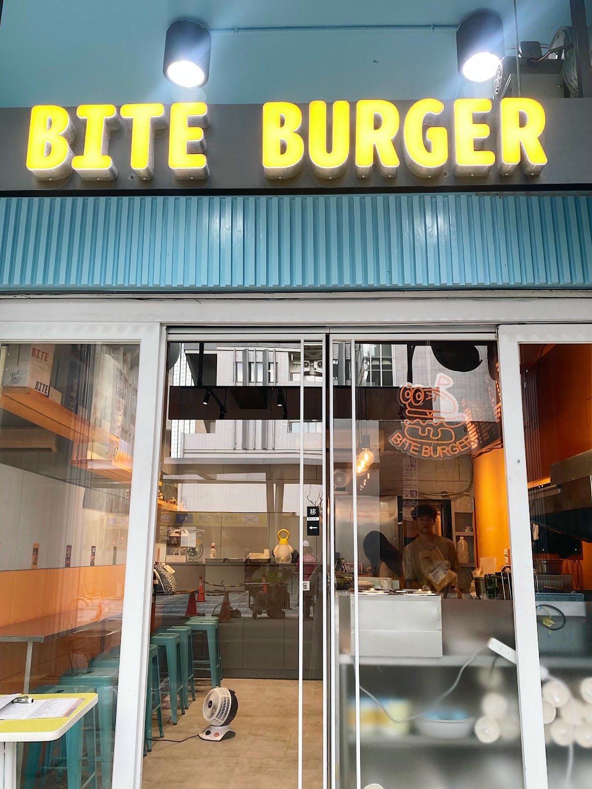 #推薦 大安區美式漢堡80就可以享有炸魚薯條🍔 #推薦 大安區美式漢堡80就可以享有炸魚薯條🍔