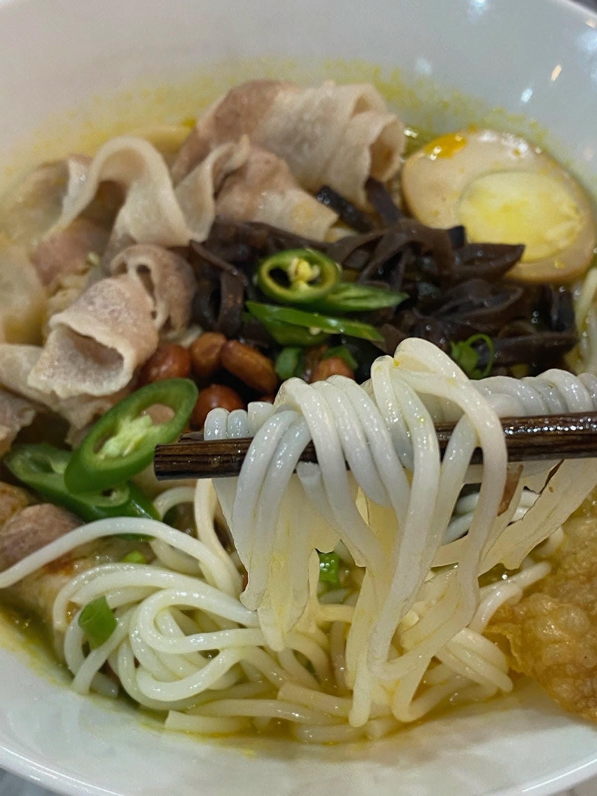 #我來開箱 🍜 🍗在板橋超正宗的雲川料理—鷄小二烏雞米線 #我來開箱 🍜 🍗在板橋超正宗的雲川料理—鷄小二烏雞米線