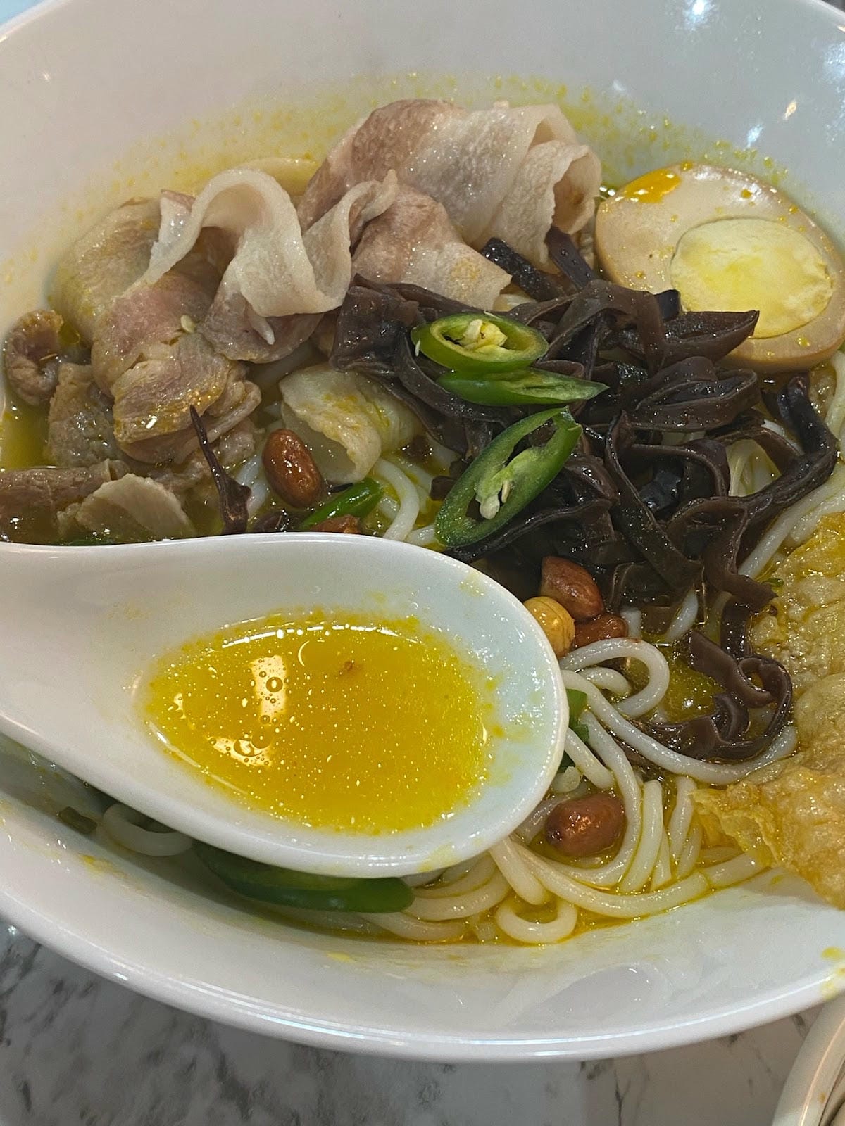 #我來開箱 🍜 🍗在板橋超正宗的雲川料理—鷄小二烏雞米線 #我來開箱 🍜 🍗在板橋超正宗的雲川料理—鷄小二烏雞米線