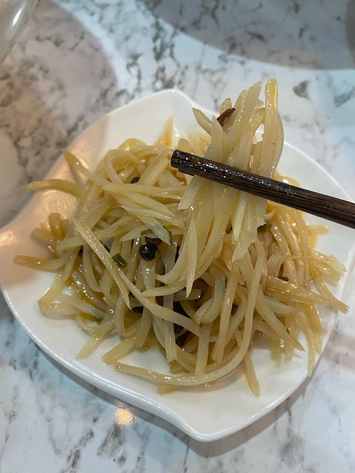 #我來開箱 🍜 🍗在板橋超正宗的雲川料理—鷄小二烏雞米線 #我來開箱 🍜 🍗在板橋超正宗的雲川料理—鷄小二烏雞米線