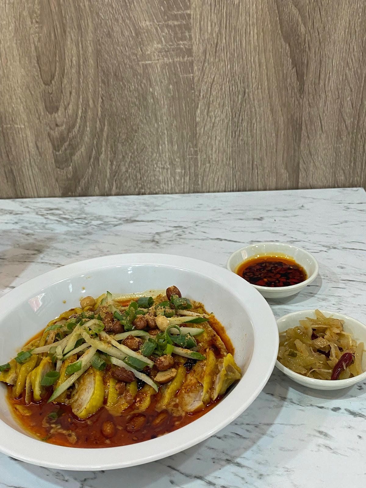 #我來開箱 🍜 🍗在板橋超正宗的雲川料理—鷄小二烏雞米線 #我來開箱 🍜 🍗在板橋超正宗的雲川料理—鷄小二烏雞米線