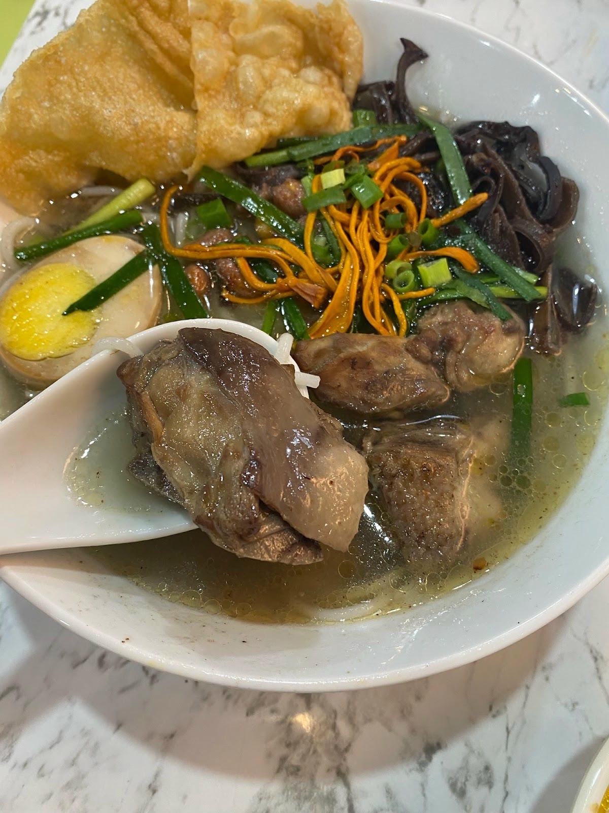 #我來開箱 🍜 🍗在板橋超正宗的雲川料理—鷄小二烏雞米線 #我來開箱 🍜 🍗在板橋超正宗的雲川料理—鷄小二烏雞米線
