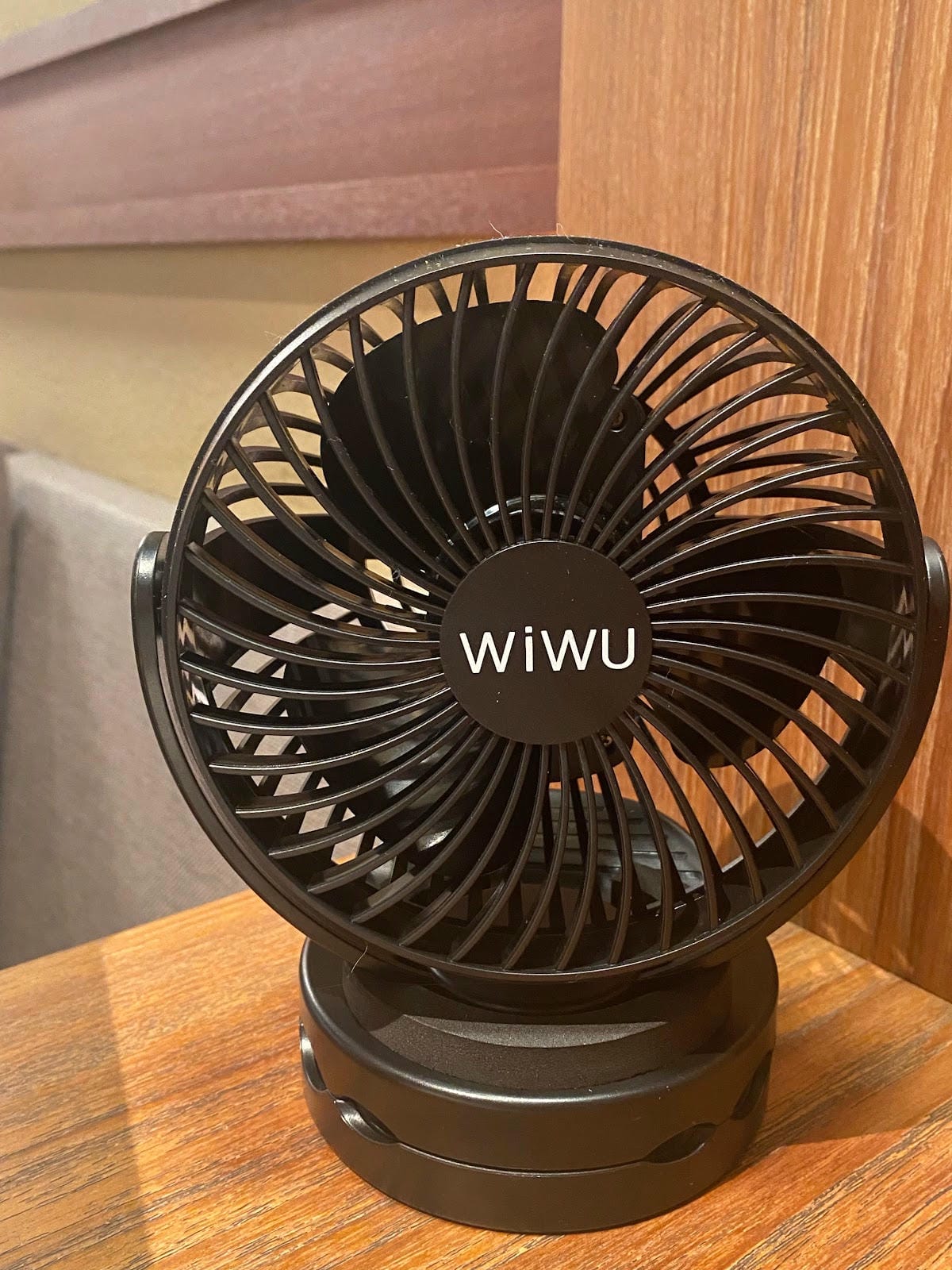WiWU 多功能USB夾式涼風扇 二代辦公室、露營、追劇都 WiWU 多功能USB夾式涼風扇 二代辦公室、露營、追劇都