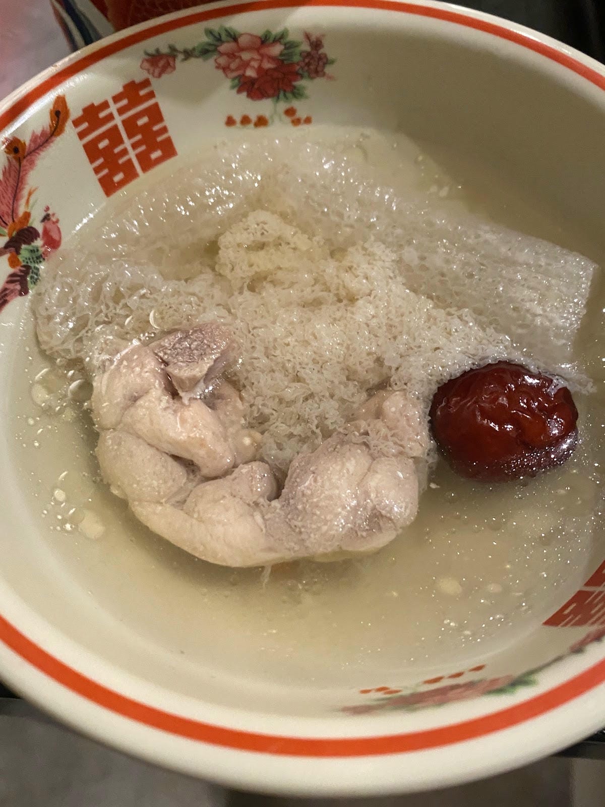 《送生日禮》 🍲🌴聚面延吉街巷弄裡的串串x桃花淚x海南椰子 《送生日禮》 🍲🌴聚面延吉街巷弄裡的串串x桃花淚x海南椰子