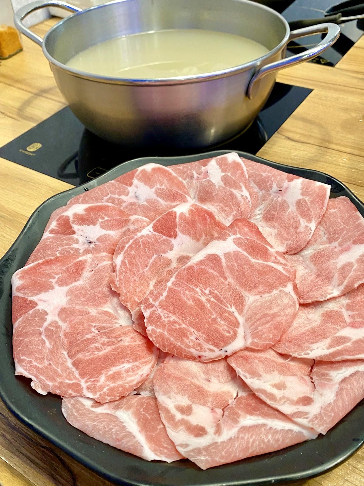 🪼🪼三重隱藏版火鍋店!活蟹+水母牆超浮誇海鮮控必收 🪼🪼三重隱藏版火鍋店!活蟹+水母牆超浮誇海鮮控必收