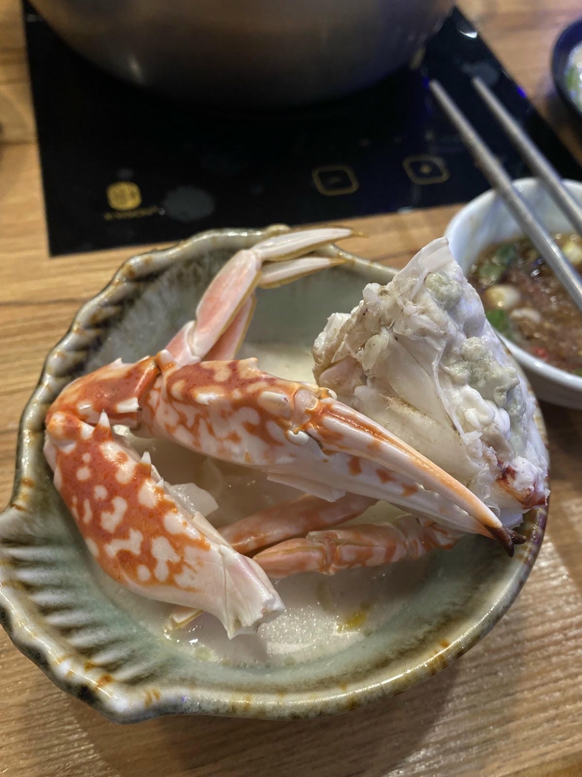 🪼🪼三重隱藏版火鍋店!活蟹+水母牆超浮誇海鮮控必收 🪼🪼三重隱藏版火鍋店!活蟹+水母牆超浮誇海鮮控必收