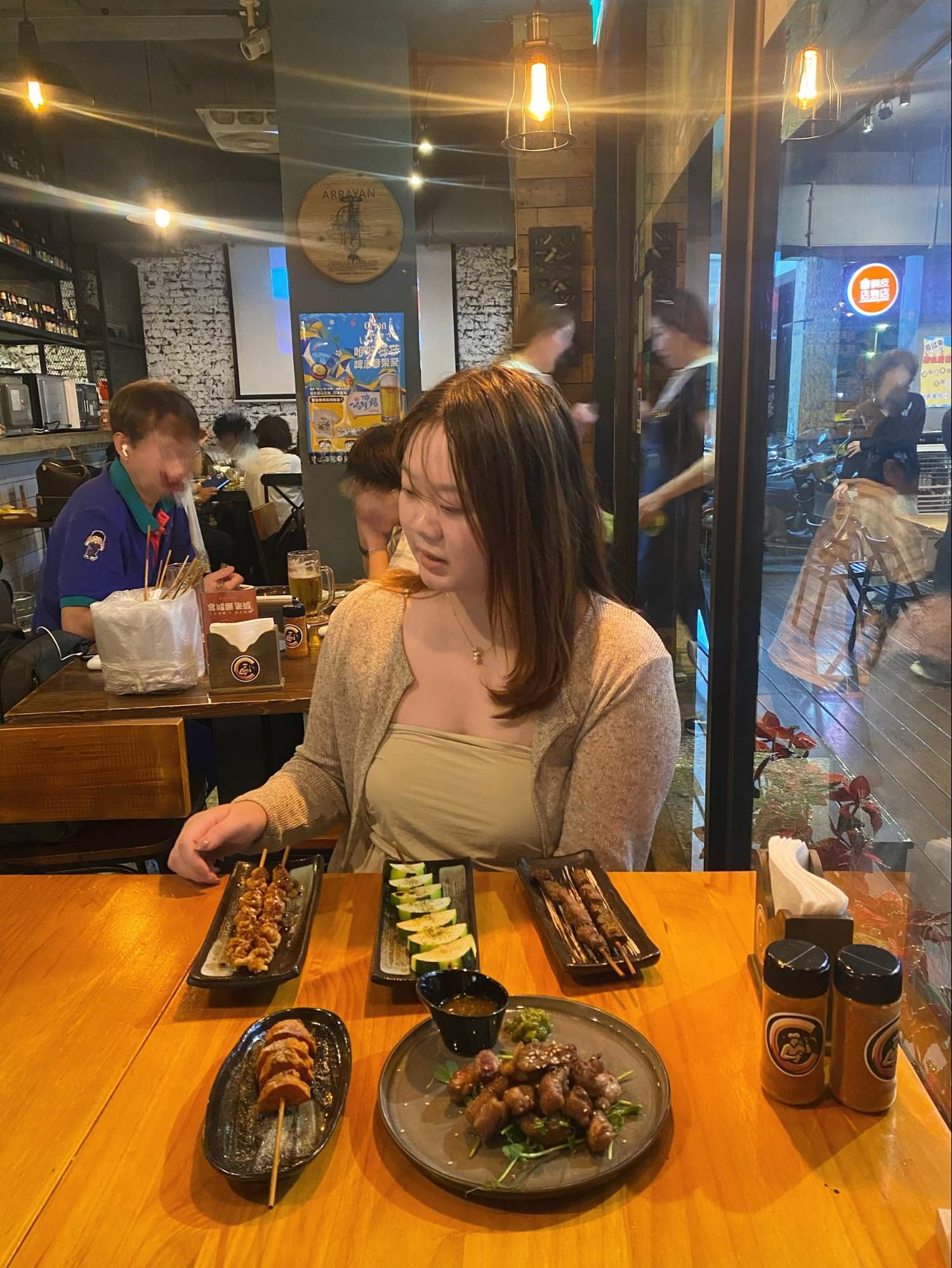 #我來開箱 🔥 🍖東區調味品串酒坊 舒華也來過下班宵夜聚餐首選 - 第1張圖 #我來開箱 🔥 🍖東區調味品串酒坊 舒華也來過下班宵夜聚餐首選