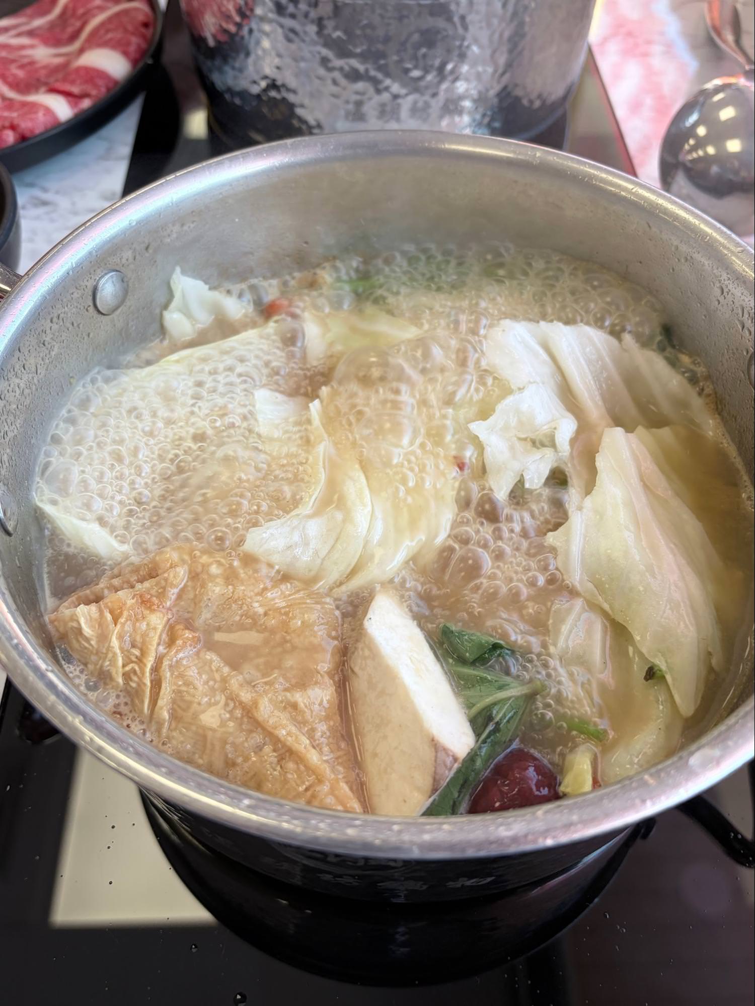 台南永康火鍋推薦|新開幕溫玥坊鍋物,必點燒酒雞湯底+新年限定雙人套餐 - 第5張圖 台南永康火鍋推薦|新開幕溫玥坊鍋物,必點燒酒雞湯底+新年限定雙人套餐
