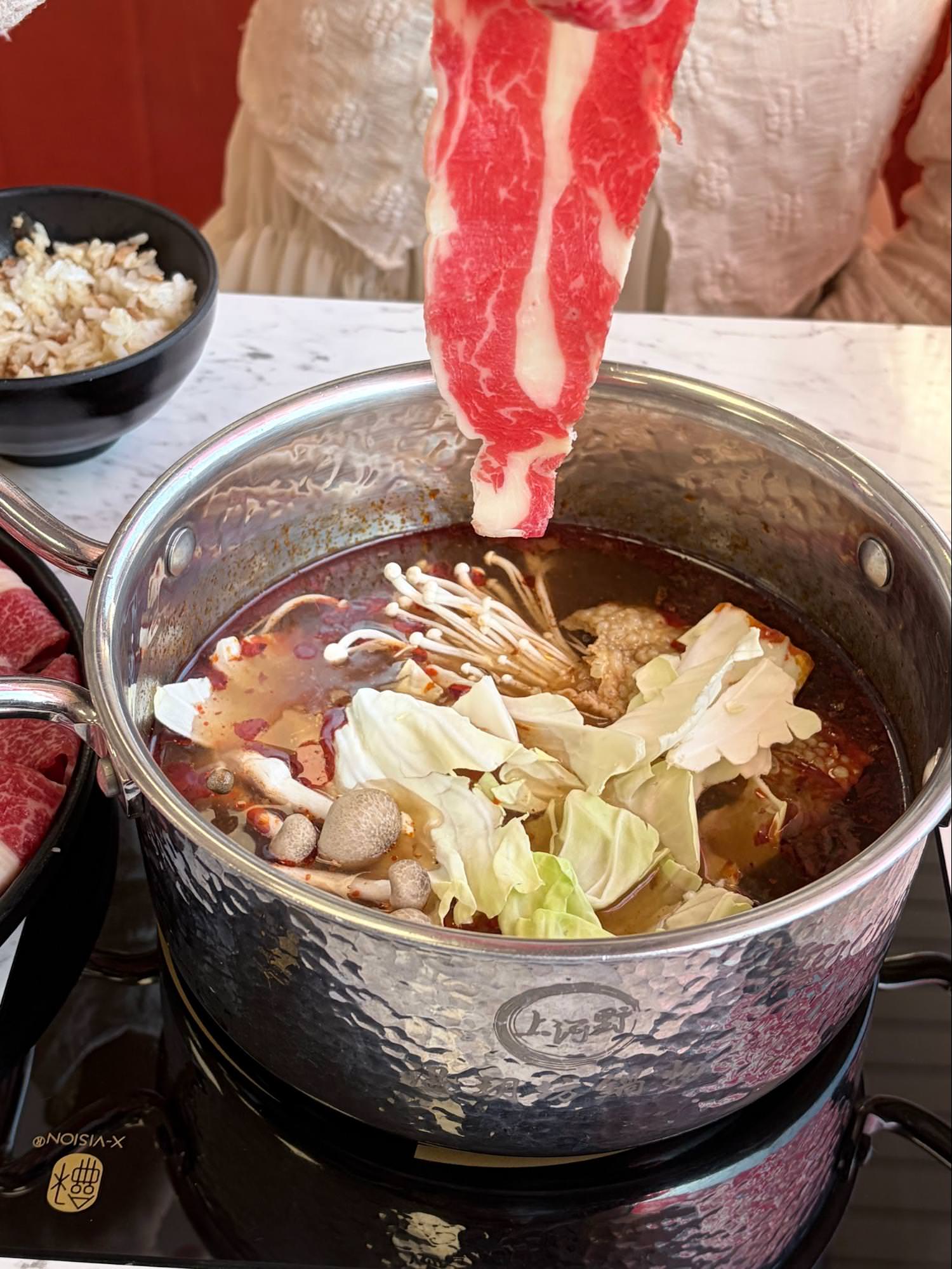 台南永康火鍋推薦|新開幕溫玥坊鍋物,必點燒酒雞湯底+新年限定雙人套餐 - 第6張圖 台南永康火鍋推薦|新開幕溫玥坊鍋物,必點燒酒雞湯底+新年限定雙人套餐