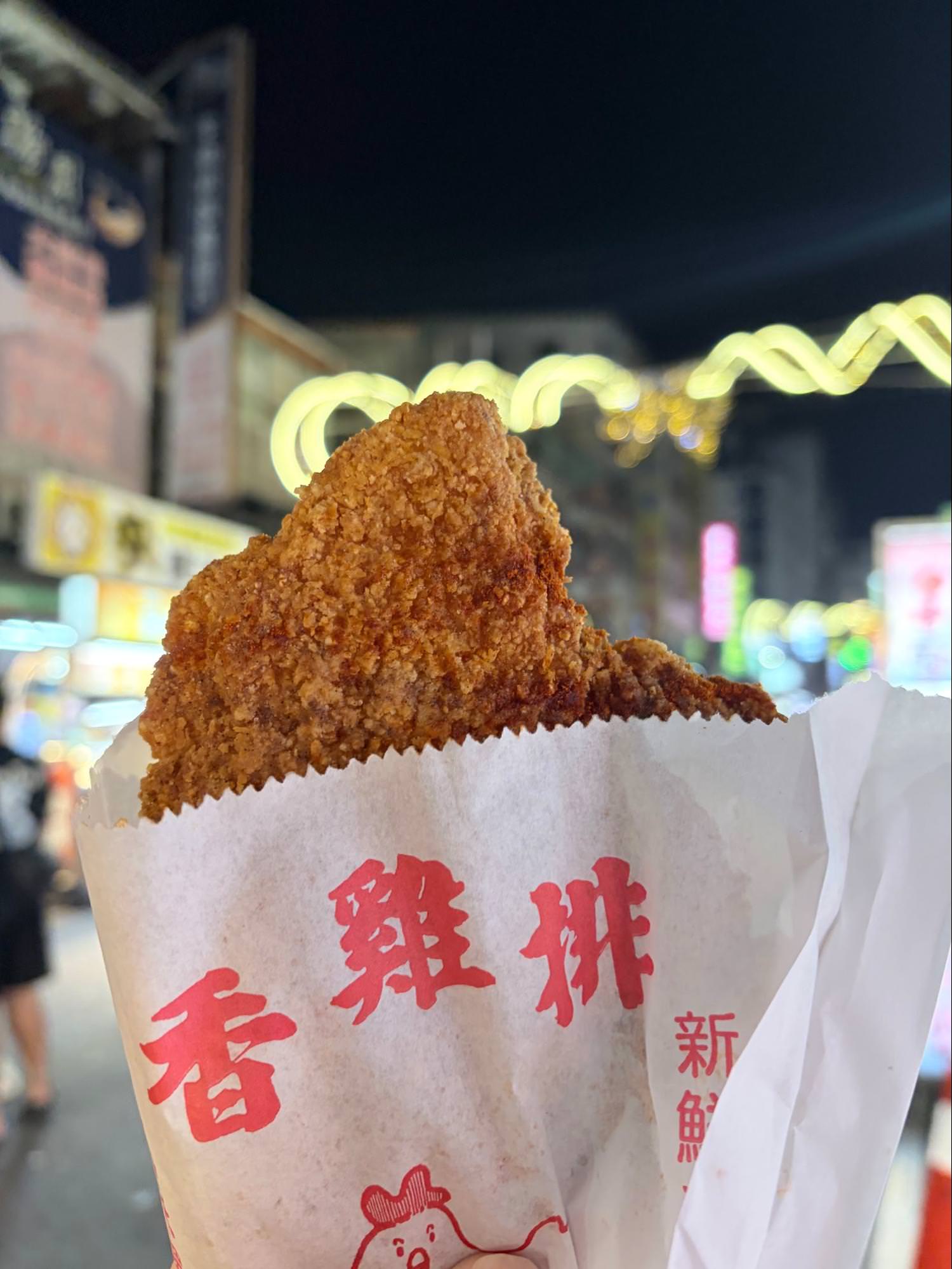 高雄演唱會住宿推薦|鮪魚家族飯店 高雄館實住分享|步行5分鐘可到六合夜市・捷運美麗島站 - 第8張圖 高雄演唱會住宿推薦|鮪魚家族飯店 高雄館實住分享|步行5分鐘可到六合夜市・捷運美麗島站
