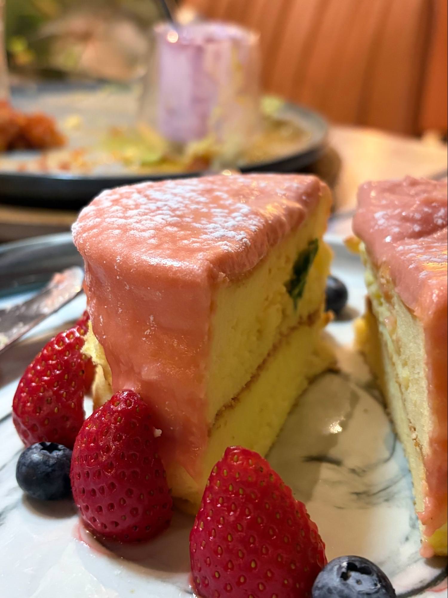 台北信義區咖啡廳推薦 🍓松菸成真咖啡新品|手作偉特糖那堤、香椰檸檬鮮蝦酸種麵包,雪戀草莓舒芙蕾 - 第9張圖 台北信義區咖啡廳推薦 🍓松菸成真咖啡新品|手作偉特糖那堤、香椰檸檬鮮蝦酸種麵包,雪戀草莓舒芙蕾