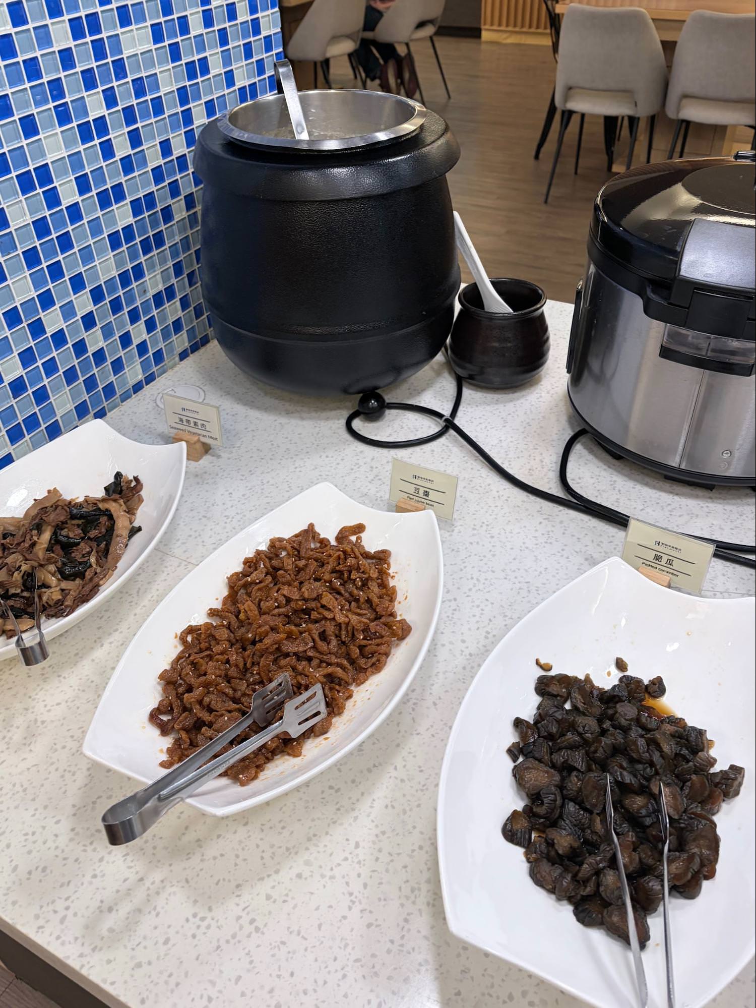 高雄演唱會住宿推薦|鮪魚家族飯店 高雄館實住分享|步行5分鐘可到六合夜市・捷運美麗島站 - 第14張圖 高雄演唱會住宿推薦|鮪魚家族飯店 高雄館實住分享|步行5分鐘可到六合夜市・捷運美麗島站
