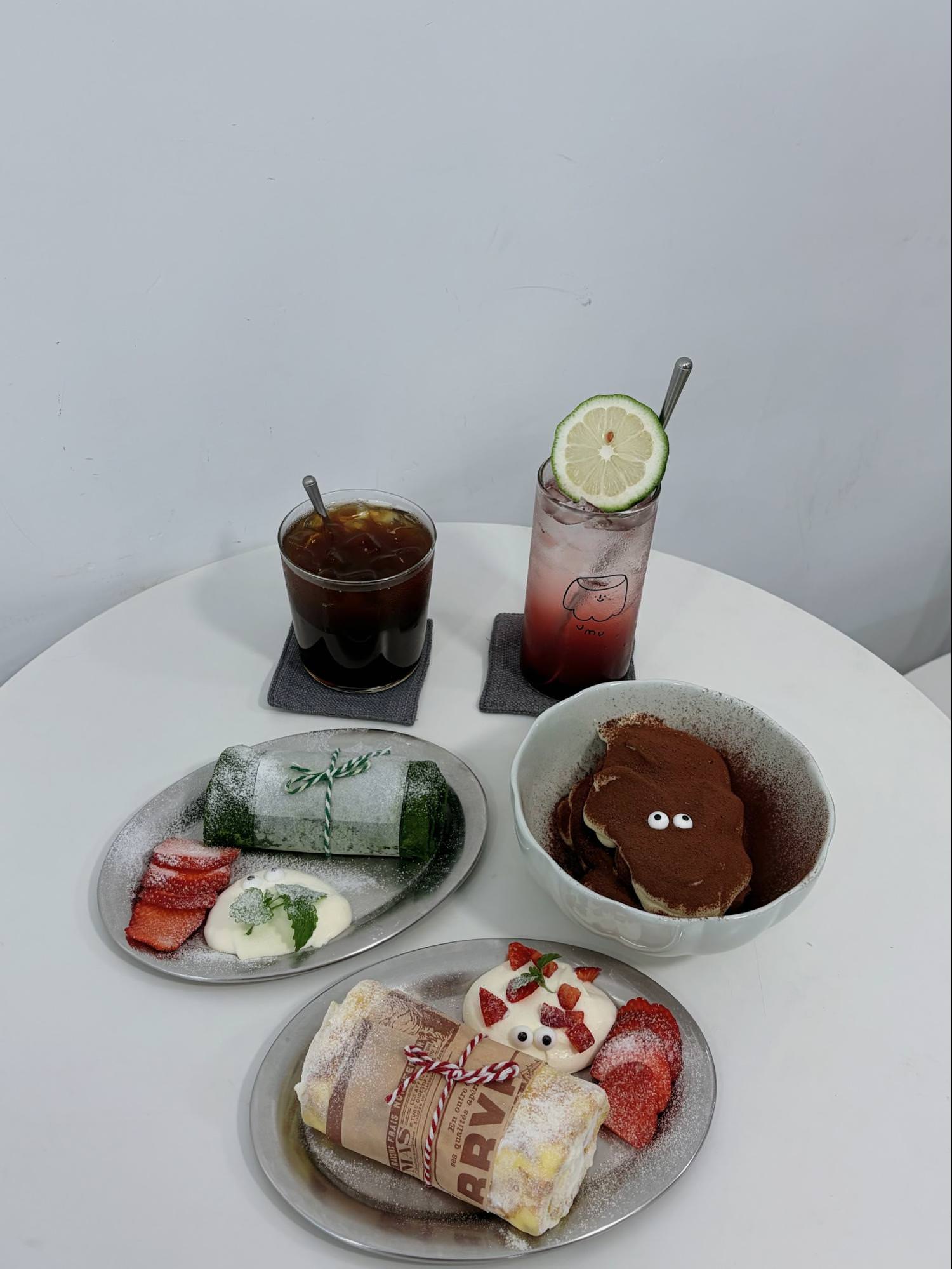 taipei-zhongshan-cat-cafe.jpg