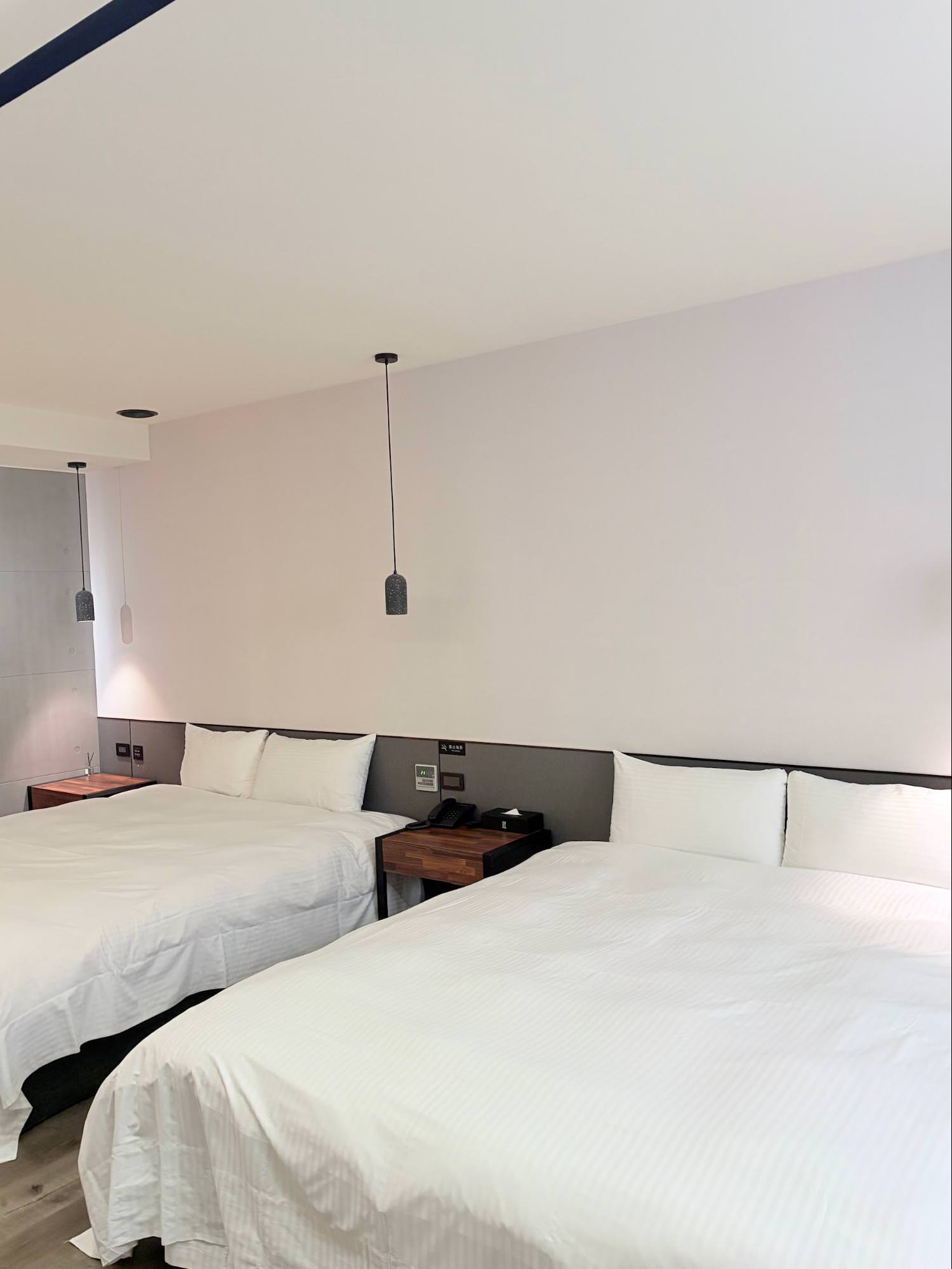 第一次住汽旅就驚呆！😱 桃園 IF Motel 藝術感瀑布浴缸、現煎雞排早餐，跟閨蜜的超 Chill 週末！