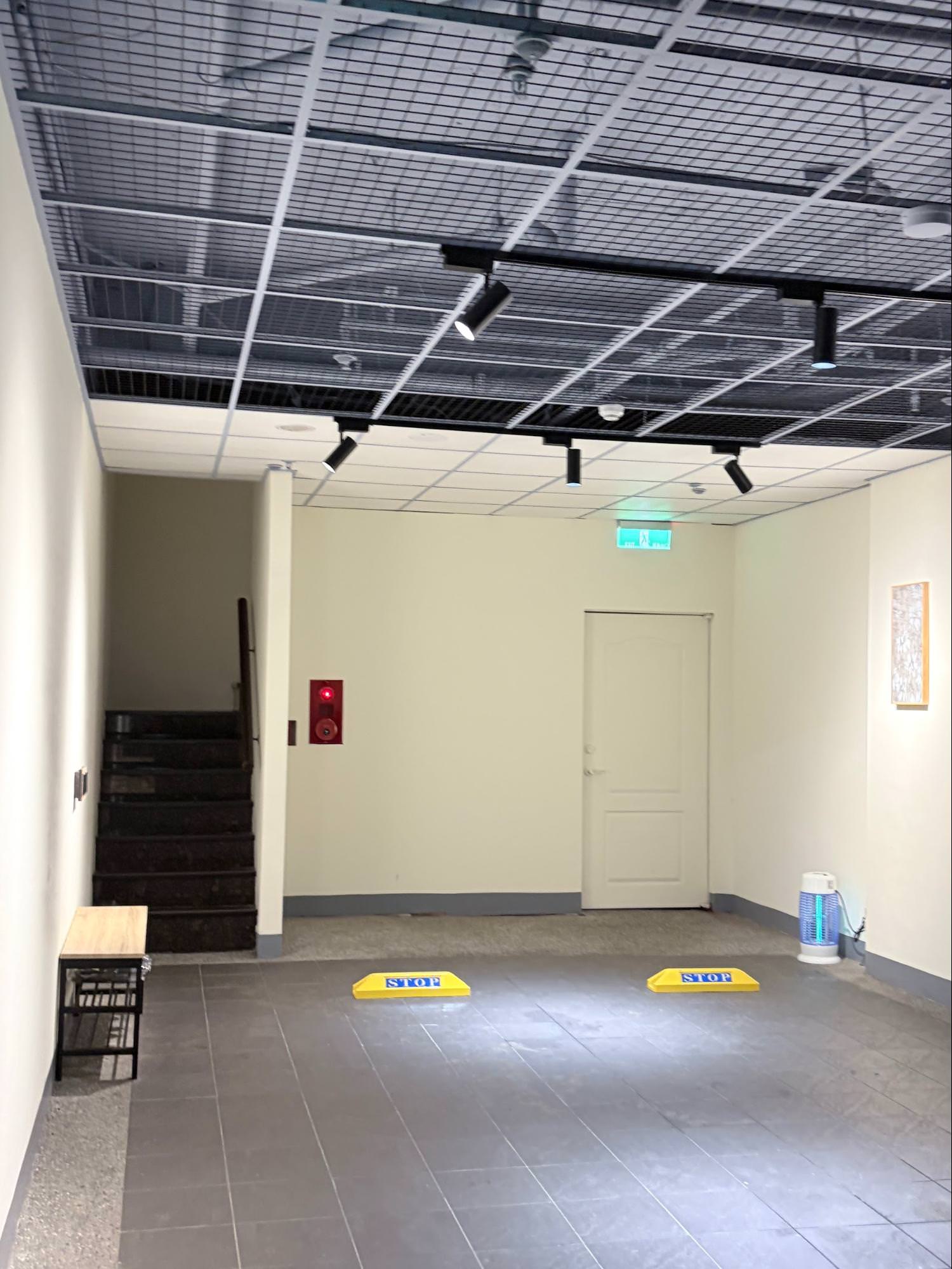 第一次住汽旅就驚呆!😱 桃園 IF Motel 藝術感瀑布浴缸、現煎雞排早餐,跟閨蜜的超 Chill 週末! - 第4張圖 第一次住汽旅就驚呆!😱 桃園 IF Motel 藝術感瀑布浴缸、現煎雞排早餐,跟閨蜜的超 Chill 週末!