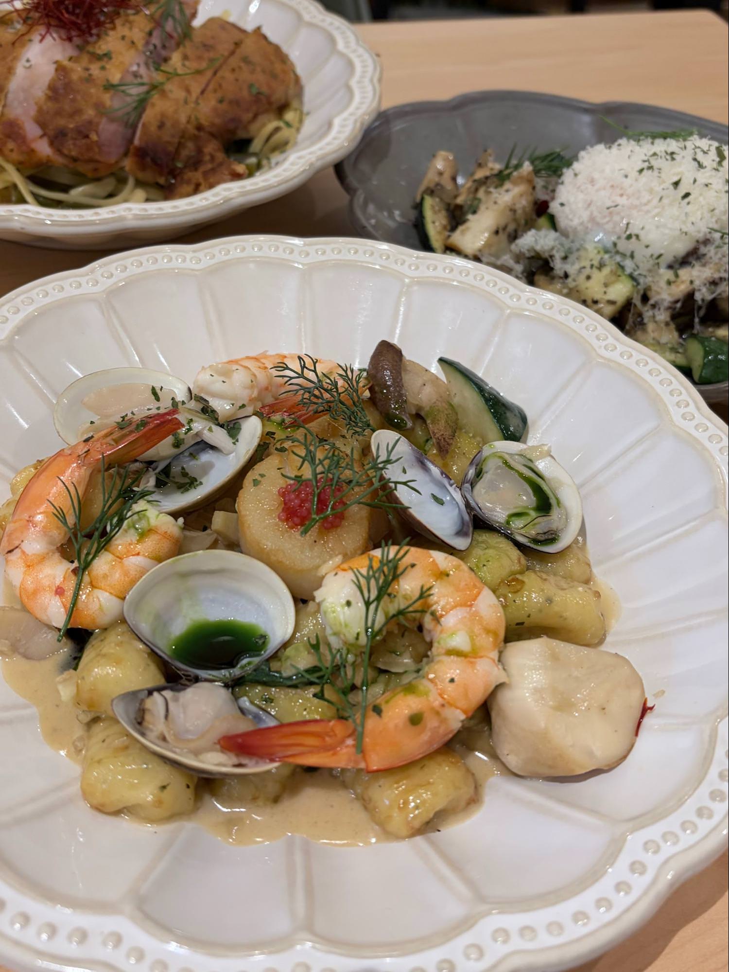 【士林美食】二訪花嶼輕食館:必吃北海道干貝麵疙瘩、剝皮辣椒雞麵,還有老奶奶蘋果蛋糕! - 第2張圖 【士林美食】二訪花嶼輕食館:必吃北海道干貝麵疙瘩、剝皮辣椒雞麵,還有老奶奶蘋果蛋糕!