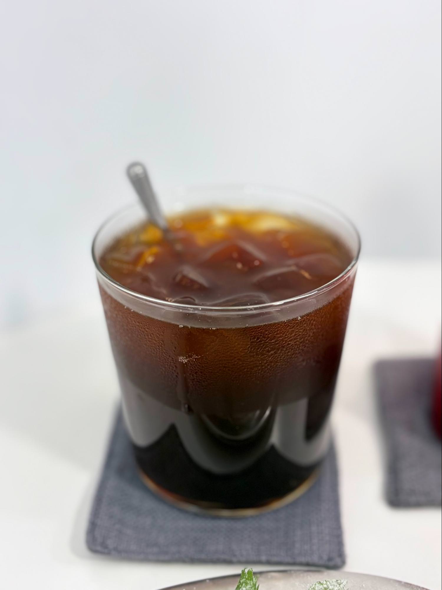 蜂蜜冰美式 與莓果氣泡飲 台北咖啡廳飲品